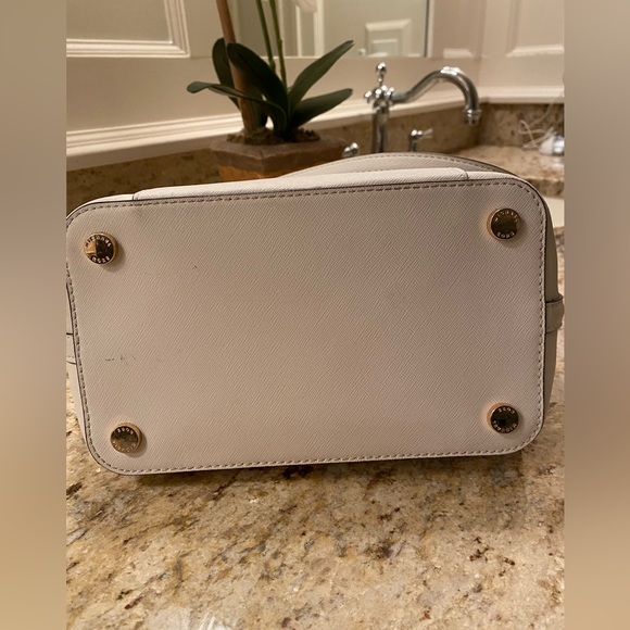 MICHAEL KORS DESIGNER HANDBAG WITH MATCHING WALLET - Picture 4 of 8